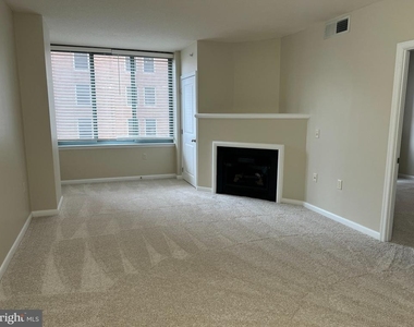 851 N Glebe Road - Photo Thumbnail 11