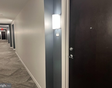 851 N Glebe Road - Photo Thumbnail 4