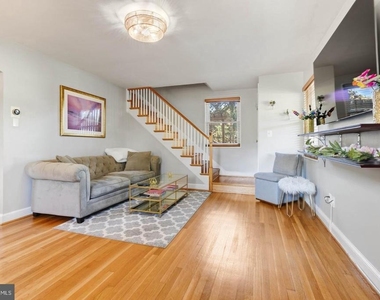 4727 Arlington Boulevard - Photo Thumbnail 3