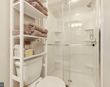 4727 Arlington Boulevard - Photo Thumbnail 11