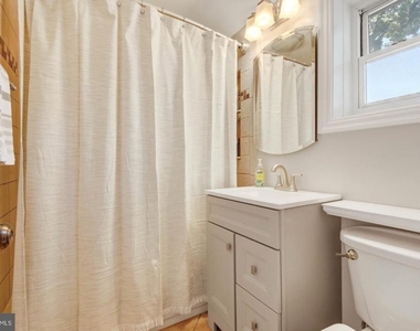 4727 Arlington Boulevard - Photo Thumbnail 9