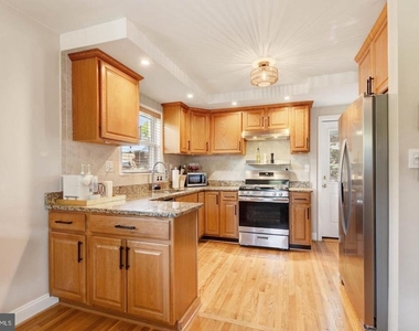 4727 Arlington Boulevard - Photo Thumbnail 6