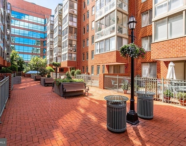 1050 Taylor Street N - Photo Thumbnail 2