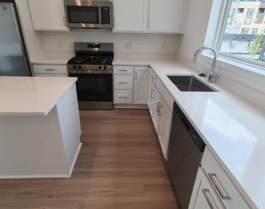 3040 S Northbank Place - Photo Thumbnail 9