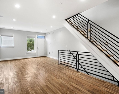 2610 Trenton Avenue - Photo Thumbnail 2