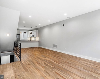 2610 Trenton Avenue - Photo Thumbnail 3