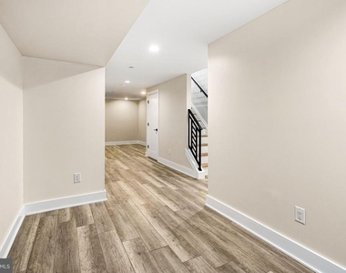 2610 Trenton Avenue - Photo Thumbnail 8