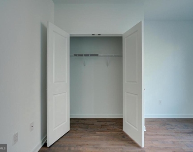2104 Kensington Walk - Photo Thumbnail 24