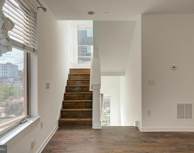2104 Kensington Walk - Photo Thumbnail 2