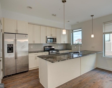 2104 Kensington Walk - Photo Thumbnail 22