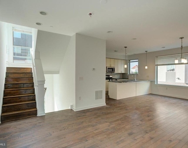 2104 Kensington Walk - Photo Thumbnail 17