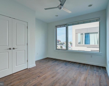 2104 Kensington Walk - Photo Thumbnail 8