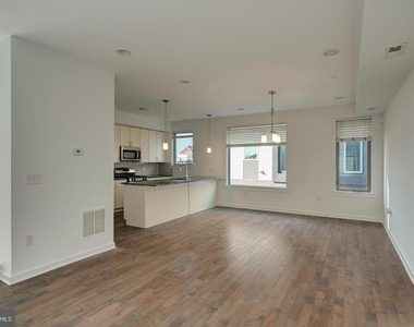 2104 Kensington Walk - Photo Thumbnail 18