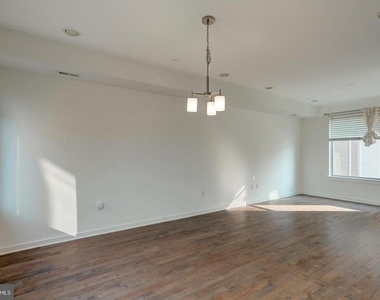 2104 Kensington Walk - Photo Thumbnail 20