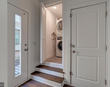 2104 Kensington Walk - Photo Thumbnail 13