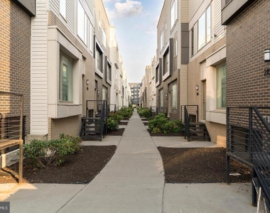 2104 Kensington Walk - Photo Thumbnail 35