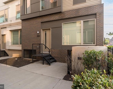 2104 Kensington Walk - Photo Thumbnail 34
