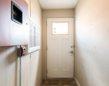 2808 W Girard Avenue - Photo Thumbnail 14