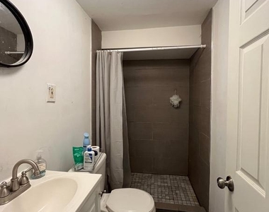 5621 N 20th Street - Photo Thumbnail 4