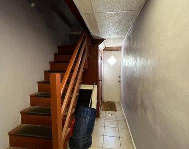 5621 N 20th Street - Photo Thumbnail 8