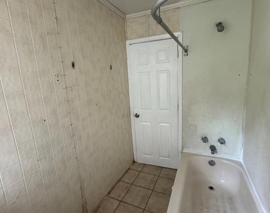 483 E Penn Street - Photo Thumbnail 9