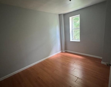 483 E Penn Street - Photo Thumbnail 5