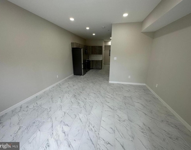 3319 N 17th Street - Photo Thumbnail 2
