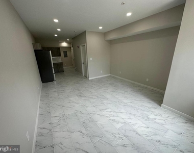 3319 N 17th Street - Photo Thumbnail 1