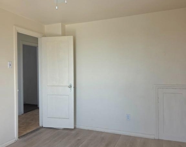 648 E Carver Street - Photo Thumbnail 1