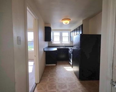 648 E Carver Street - Photo Thumbnail 3