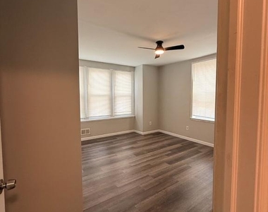 3300 N Hancock Street - Photo Thumbnail 17