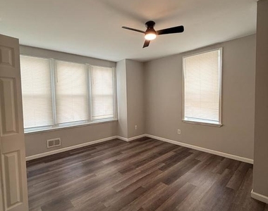 3300 N Hancock Street - Photo Thumbnail 16
