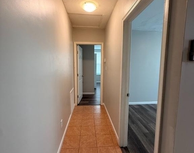 3300 N Hancock Street - Photo Thumbnail 13
