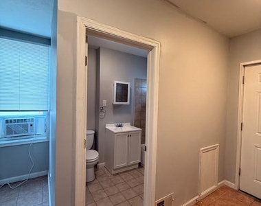 3300 N Hancock Street - Photo Thumbnail 7