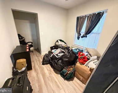 1109 Green Street - Photo Thumbnail 7