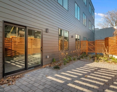 2031 S 20th Street - Photo Thumbnail 15