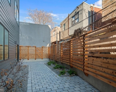 2031 S 20th Street - Photo Thumbnail 17