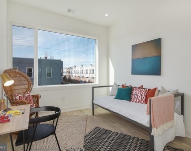 2031 S 20th Street - Photo Thumbnail 8
