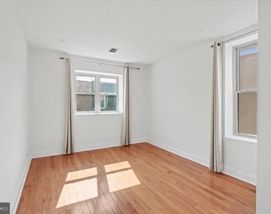 1518 Tasker Street - Photo Thumbnail 11