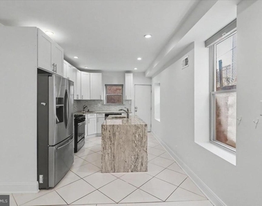 1518 Tasker Street - Photo Thumbnail 5