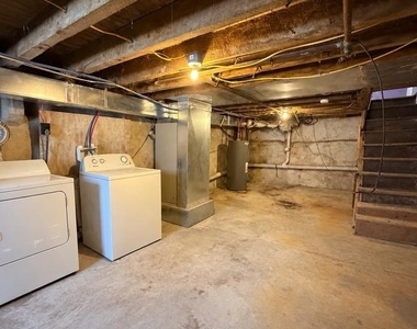 1747 N Dover Street - Photo Thumbnail 14
