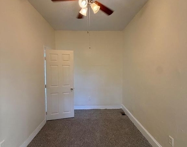 1747 N Dover Street - Photo Thumbnail 10