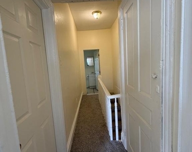 1747 N Dover Street - Photo Thumbnail 7