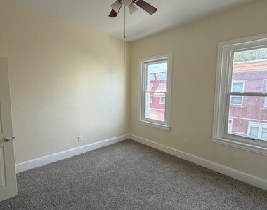 1747 N Dover Street - Photo Thumbnail 5