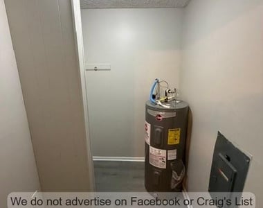 2049 Corrinna Street - Photo Thumbnail 4