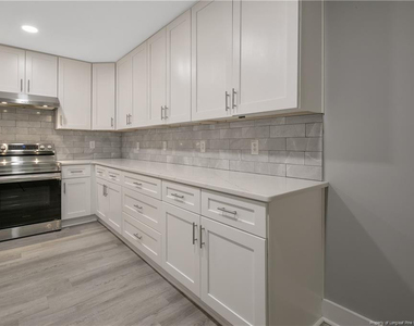 808 Westmont Drive - Photo Thumbnail 11