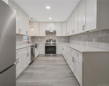 808 Westmont Drive - Photo Thumbnail 10