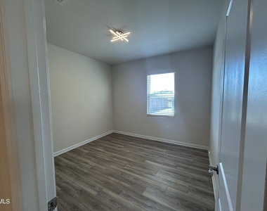 1717 Arapahoe Ridge Drive - Photo Thumbnail 12