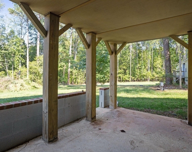 101 Wyoming Drive - Photo Thumbnail 5
