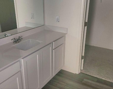944 Rift Valley Drive - Photo Thumbnail 11